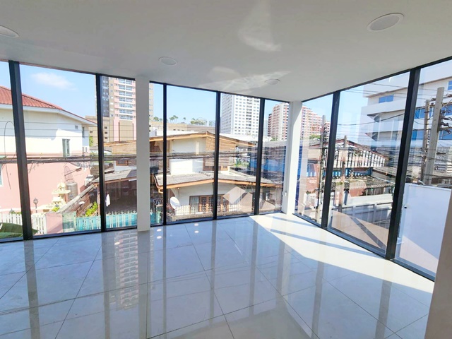 ประกาศฟรี! ซื้อ-ขาย-เช่า คอนโด บ้าน ทาวน์โฮม ที่ดิน และพื้นที่เชิงพาณิชย์ทั่วประเทศไทย ทุกทำเล ทุกงบประมาณ ไม่มีค่าใช้จ่าย ลงง่าย ขายไว เข้าถึงผู้ซื้อโดยตรง 4 317527pic3.jpg