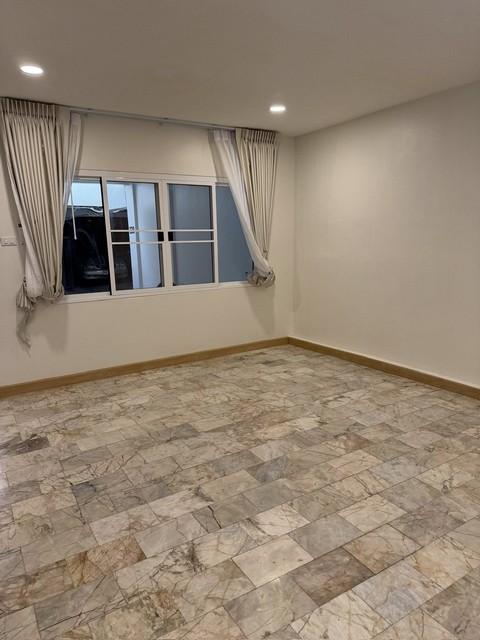 ประกาศฟรี! ซื้อ-ขาย-เช่า คอนโด บ้าน ทาวน์โฮม ที่ดิน และพื้นที่เชิงพาณิชย์ทั่วประเทศไทย ทุกทำเล ทุกงบประมาณ ไม่มีค่าใช้จ่าย ลงง่าย ขายไว เข้าถึงผู้ซื้อโดยตรง 4 519395pic3.jpg