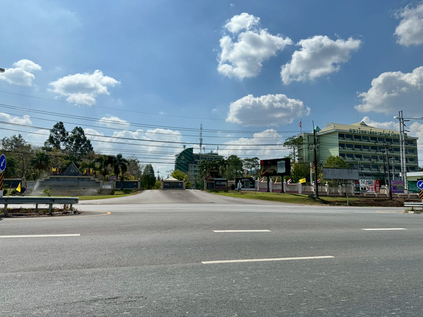 ประกาศฟรี! ซื้อ-ขาย-เช่า คอนโด บ้าน ทาวน์โฮม ที่ดิน และพื้นที่เชิงพาณิชย์ทั่วประเทศไทย ทุกทำเล ทุกงบประมาณ ไม่มีค่าใช้จ่าย ลงง่าย ขายไว เข้าถึงผู้ซื้อโดยตรง 5 317770pic4.jpg