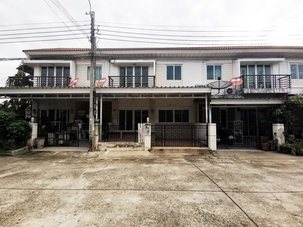 ประกาศฟรี! ซื้อ-ขาย-เช่า คอนโด บ้าน ทาวน์โฮม ที่ดิน และพื้นที่เชิงพาณิชย์ทั่วประเทศไทย ทุกทำเล ทุกงบประมาณ ไม่มีค่าใช้จ่าย ลงง่าย ขายไว เข้าถึงผู้ซื้อโดยตรง 2 255714pic1.jpg