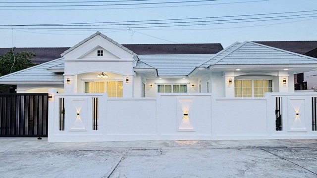 ประกาศฟรี! ซื้อ-ขาย-เช่า คอนโด บ้าน ทาวน์โฮม ที่ดิน และพื้นที่เชิงพาณิชย์ทั่วประเทศไทย ทุกทำเล ทุกงบประมาณ ไม่มีค่าใช้จ่าย ลงง่าย ขายไว เข้าถึงผู้ซื้อโดยตรง 2 317779pic1.jpg