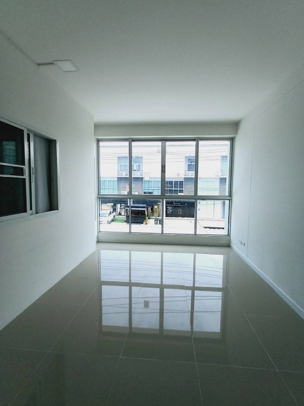 ประกาศฟรี! ซื้อ-ขาย-เช่า คอนโด บ้าน ทาวน์โฮม ที่ดิน และพื้นที่เชิงพาณิชย์ทั่วประเทศไทย ทุกทำเล ทุกงบประมาณ ไม่มีค่าใช้จ่าย ลงง่าย ขายไว เข้าถึงผู้ซื้อโดยตรง 3 273784pic2.jpg