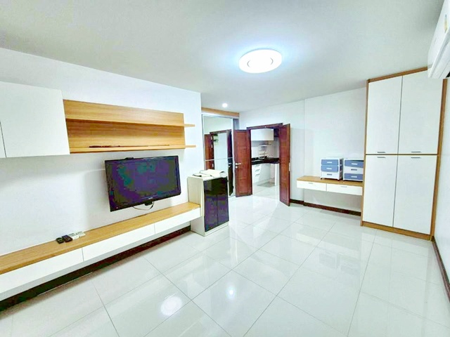 ประกาศฟรี! ซื้อ-ขาย-เช่า คอนโด บ้าน ทาวน์โฮม ที่ดิน และพื้นที่เชิงพาณิชย์ทั่วประเทศไทย ทุกทำเล ทุกงบประมาณ ไม่มีค่าใช้จ่าย ลงง่าย ขายไว เข้าถึงผู้ซื้อโดยตรง 4 317745pic3.jpg