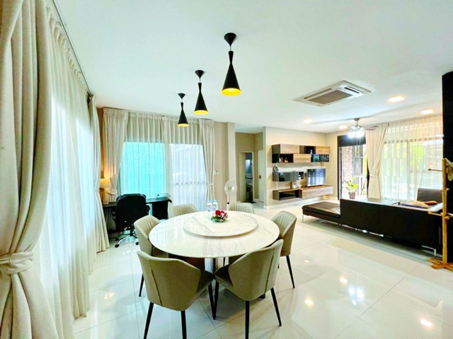 ประกาศฟรี! ซื้อ-ขาย-เช่า คอนโด บ้าน ทาวน์โฮม ที่ดิน และพื้นที่เชิงพาณิชย์ทั่วประเทศไทย ทุกทำเล ทุกงบประมาณ ไม่มีค่าใช้จ่าย ลงง่าย ขายไว เข้าถึงผู้ซื้อโดยตรง 4 317738pic3.jpg