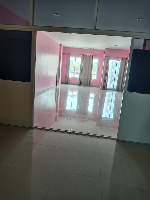 ประกาศฟรี! ซื้อ-ขาย-เช่า คอนโด บ้าน ทาวน์โฮม ที่ดิน และพื้นที่เชิงพาณิชย์ทั่วประเทศไทย ทุกทำเล ทุกงบประมาณ ไม่มีค่าใช้จ่าย ลงง่าย ขายไว เข้าถึงผู้ซื้อโดยตรง 4 268251pic3.jpg