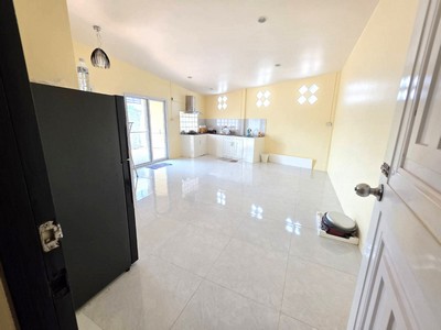 ประกาศฟรี! ซื้อ-ขาย-เช่า คอนโด บ้าน ทาวน์โฮม ที่ดิน และพื้นที่เชิงพาณิชย์ทั่วประเทศไทย ทุกทำเล ทุกงบประมาณ ไม่มีค่าใช้จ่าย ลงง่าย ขายไว เข้าถึงผู้ซื้อโดยตรง 4 519608pic3.jpg