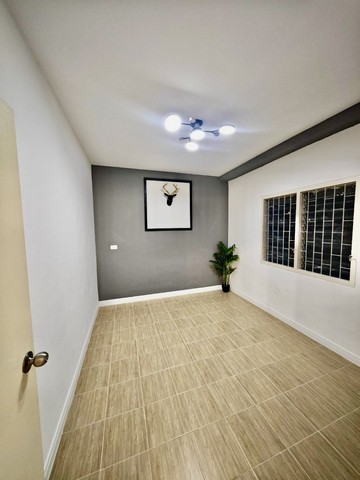 ประกาศฟรี! ซื้อ-ขาย-เช่า คอนโด บ้าน ทาวน์โฮม ที่ดิน และพื้นที่เชิงพาณิชย์ทั่วประเทศไทย ทุกทำเล ทุกงบประมาณ ไม่มีค่าใช้จ่าย ลงง่าย ขายไว เข้าถึงผู้ซื้อโดยตรง 5 505352pic4.jpg