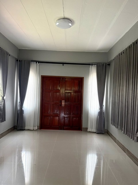 ประกาศฟรี! ซื้อ-ขาย-เช่า คอนโด บ้าน ทาวน์โฮม ที่ดิน และพื้นที่เชิงพาณิชย์ทั่วประเทศไทย ทุกทำเล ทุกงบประมาณ ไม่มีค่าใช้จ่าย ลงง่าย ขายไว เข้าถึงผู้ซื้อโดยตรง 4 516677pic3.jpg