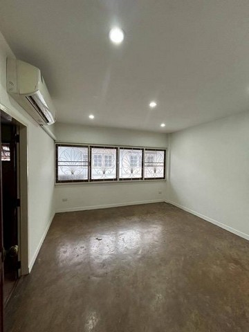 ประกาศฟรี! ซื้อ-ขาย-เช่า คอนโด บ้าน ทาวน์โฮม ที่ดิน และพื้นที่เชิงพาณิชย์ทั่วประเทศไทย ทุกทำเล ทุกงบประมาณ ไม่มีค่าใช้จ่าย ลงง่าย ขายไว เข้าถึงผู้ซื้อโดยตรง 5 519598pic4.jpg