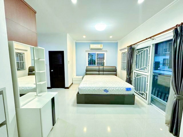 ประกาศฟรี! ซื้อ-ขาย-เช่า คอนโด บ้าน ทาวน์โฮม ที่ดิน และพื้นที่เชิงพาณิชย์ทั่วประเทศไทย ทุกทำเล ทุกงบประมาณ ไม่มีค่าใช้จ่าย ลงง่าย ขายไว เข้าถึงผู้ซื้อโดยตรง 4 317784pic3.jpg