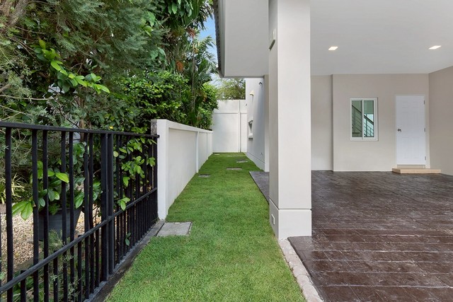 ประกาศฟรี! ซื้อ-ขาย-เช่า คอนโด บ้าน ทาวน์โฮม ที่ดิน และพื้นที่เชิงพาณิชย์ทั่วประเทศไทย ทุกทำเล ทุกงบประมาณ ไม่มีค่าใช้จ่าย ลงง่าย ขายไว เข้าถึงผู้ซื้อโดยตรง 5 317931pic4.jpg