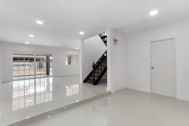 ประกาศฟรี! ซื้อ-ขาย-เช่า คอนโด บ้าน ทาวน์โฮม ที่ดิน และพื้นที่เชิงพาณิชย์ทั่วประเทศไทย ทุกทำเล ทุกงบประมาณ ไม่มีค่าใช้จ่าย ลงง่าย ขายไว เข้าถึงผู้ซื้อโดยตรง 4 317923pic3.jpg