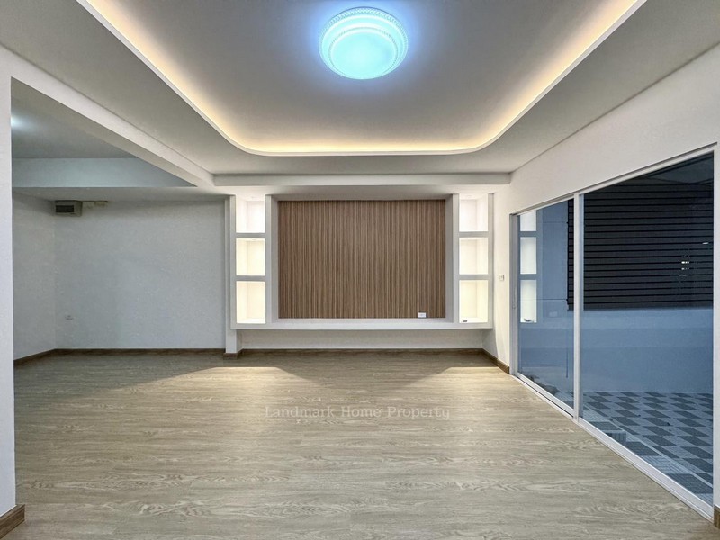 ประกาศฟรี! ซื้อ-ขาย-เช่า คอนโด บ้าน ทาวน์โฮม ที่ดิน และพื้นที่เชิงพาณิชย์ทั่วประเทศไทย ทุกทำเล ทุกงบประมาณ ไม่มีค่าใช้จ่าย ลงง่าย ขายไว เข้าถึงผู้ซื้อโดยตรง 4 317547pic3.jpg