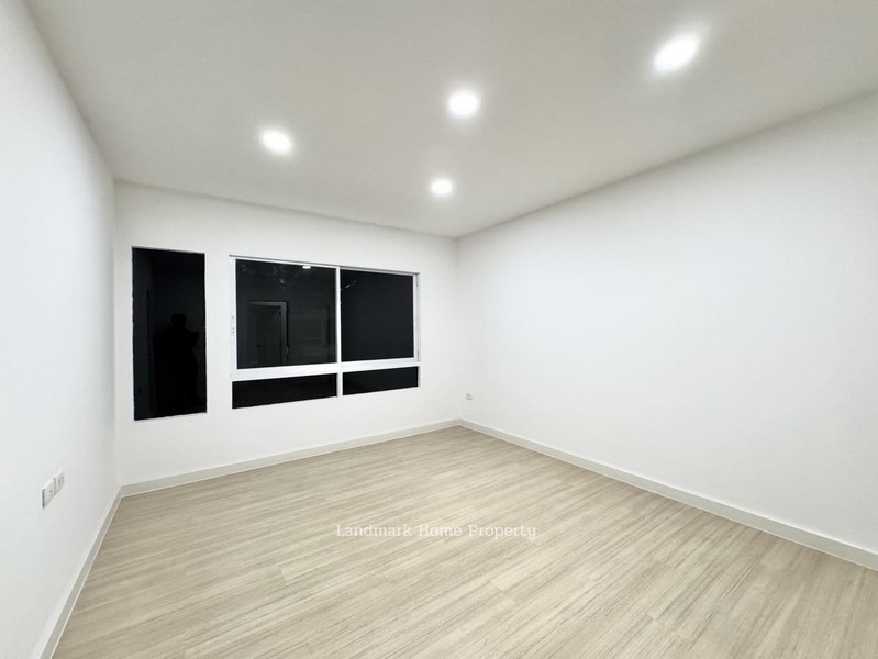 ประกาศฟรี! ซื้อ-ขาย-เช่า คอนโด บ้าน ทาวน์โฮม ที่ดิน และพื้นที่เชิงพาณิชย์ทั่วประเทศไทย ทุกทำเล ทุกงบประมาณ ไม่มีค่าใช้จ่าย ลงง่าย ขายไว เข้าถึงผู้ซื้อโดยตรง 5 317547pic4.jpg