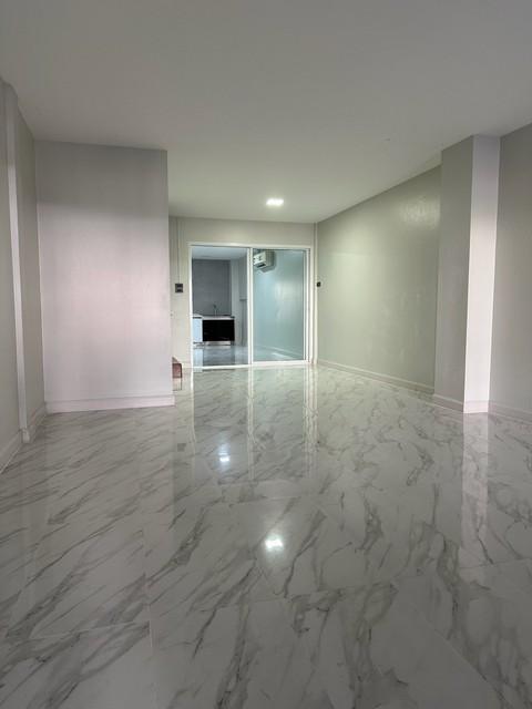 ประกาศฟรี! ซื้อ-ขาย-เช่า คอนโด บ้าน ทาวน์โฮม ที่ดิน และพื้นที่เชิงพาณิชย์ทั่วประเทศไทย ทุกทำเล ทุกงบประมาณ ไม่มีค่าใช้จ่าย ลงง่าย ขายไว เข้าถึงผู้ซื้อโดยตรง 4 519816pic3.jpg