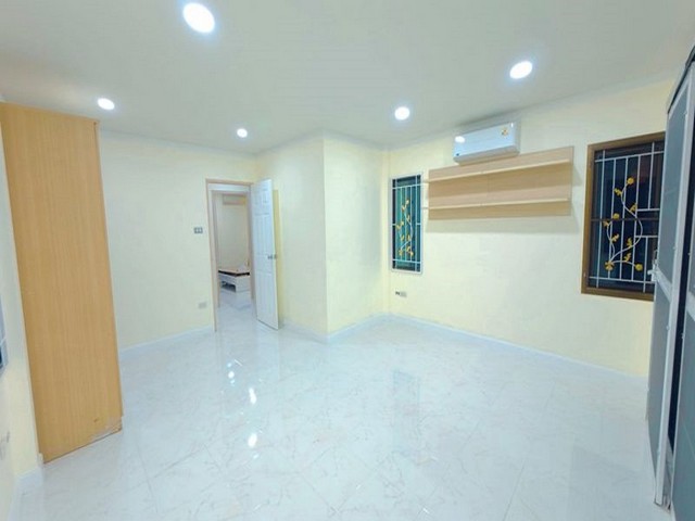 ประกาศฟรี! ซื้อ-ขาย-เช่า คอนโด บ้าน ทาวน์โฮม ที่ดิน และพื้นที่เชิงพาณิชย์ทั่วประเทศไทย ทุกทำเล ทุกงบประมาณ ไม่มีค่าใช้จ่าย ลงง่าย ขายไว เข้าถึงผู้ซื้อโดยตรง 4 317932pic3.jpg