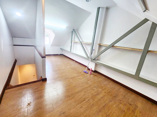 ประกาศฟรี! ซื้อ-ขาย-เช่า คอนโด บ้าน ทาวน์โฮม ที่ดิน และพื้นที่เชิงพาณิชย์ทั่วประเทศไทย ทุกทำเล ทุกงบประมาณ ไม่มีค่าใช้จ่าย ลงง่าย ขายไว เข้าถึงผู้ซื้อโดยตรง 4 259917pic3.jpg