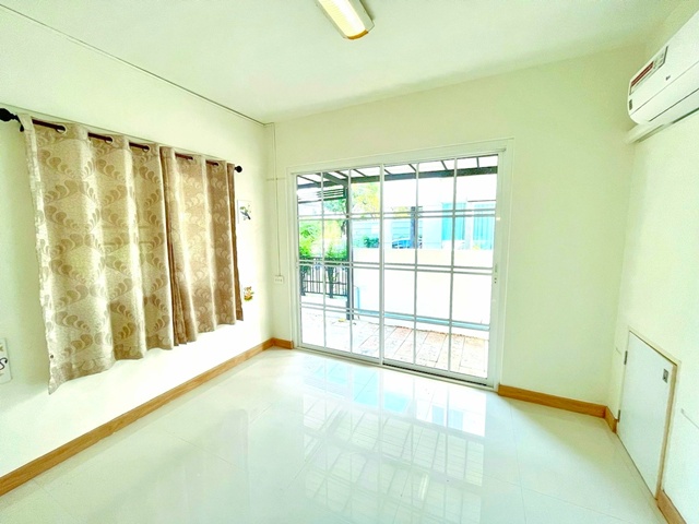 ประกาศฟรี! ซื้อ-ขาย-เช่า คอนโด บ้าน ทาวน์โฮม ที่ดิน และพื้นที่เชิงพาณิชย์ทั่วประเทศไทย ทุกทำเล ทุกงบประมาณ ไม่มีค่าใช้จ่าย ลงง่าย ขายไว เข้าถึงผู้ซื้อโดยตรง 5 259806pic4.jpg