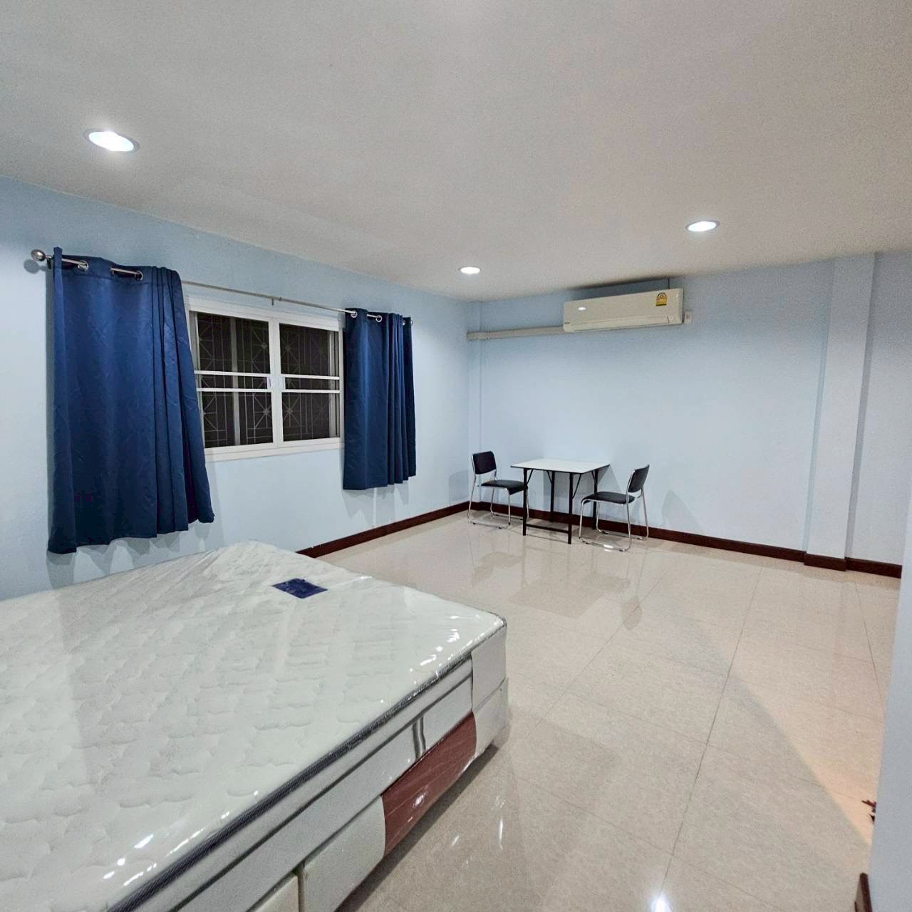 ประกาศฟรี! ซื้อ-ขาย-เช่า คอนโด บ้าน ทาวน์โฮม ที่ดิน และพื้นที่เชิงพาณิชย์ทั่วประเทศไทย ทุกทำเล ทุกงบประมาณ ไม่มีค่าใช้จ่าย ลงง่าย ขายไว เข้าถึงผู้ซื้อโดยตรง 5 318105pic4.jpg