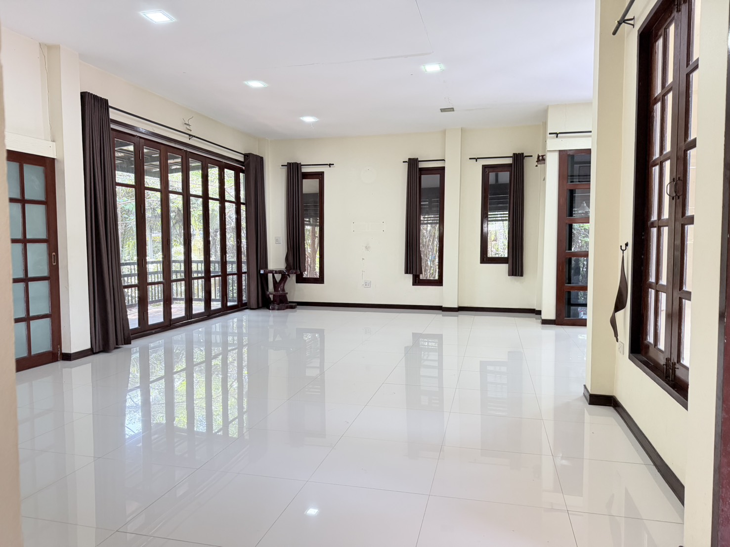 ประกาศฟรี! ซื้อ-ขาย-เช่า คอนโด บ้าน ทาวน์โฮม ที่ดิน และพื้นที่เชิงพาณิชย์ทั่วประเทศไทย ทุกทำเล ทุกงบประมาณ ไม่มีค่าใช้จ่าย ลงง่าย ขายไว เข้าถึงผู้ซื้อโดยตรง 5 317973pic4.jpg