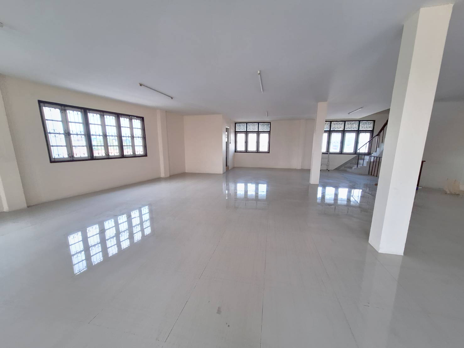 ประกาศฟรี! ซื้อ-ขาย-เช่า คอนโด บ้าน ทาวน์โฮม ที่ดิน และพื้นที่เชิงพาณิชย์ทั่วประเทศไทย ทุกทำเล ทุกงบประมาณ ไม่มีค่าใช้จ่าย ลงง่าย ขายไว เข้าถึงผู้ซื้อโดยตรง 5 294493pic4.jpg