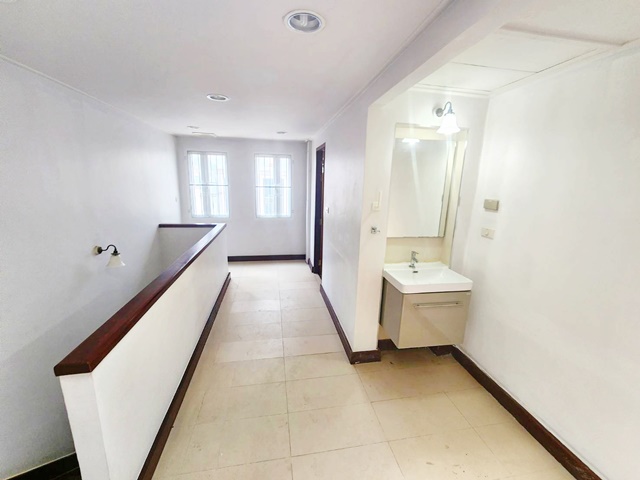 ประกาศฟรี! ซื้อ-ขาย-เช่า คอนโด บ้าน ทาวน์โฮม ที่ดิน และพื้นที่เชิงพาณิชย์ทั่วประเทศไทย ทุกทำเล ทุกงบประมาณ ไม่มีค่าใช้จ่าย ลงง่าย ขายไว เข้าถึงผู้ซื้อโดยตรง 4 318086pic3.jpg