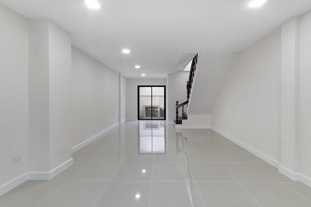 ประกาศฟรี! ซื้อ-ขาย-เช่า คอนโด บ้าน ทาวน์โฮม ที่ดิน และพื้นที่เชิงพาณิชย์ทั่วประเทศไทย ทุกทำเล ทุกงบประมาณ ไม่มีค่าใช้จ่าย ลงง่าย ขายไว เข้าถึงผู้ซื้อโดยตรง 3 318219pic2.jpg