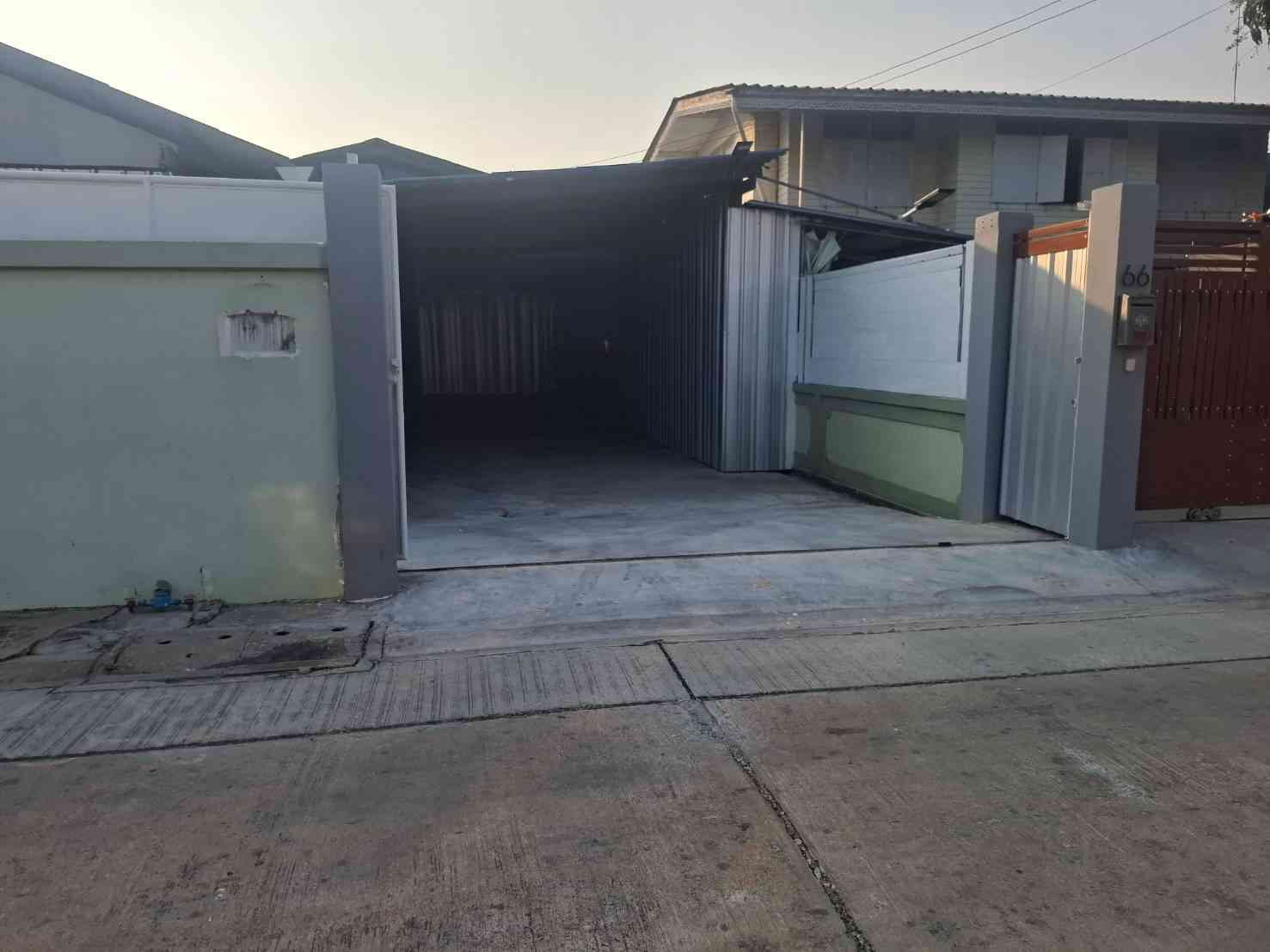 ประกาศฟรี! ซื้อ-ขาย-เช่า คอนโด บ้าน ทาวน์โฮม ที่ดิน และพื้นที่เชิงพาณิชย์ทั่วประเทศไทย ทุกทำเล ทุกงบประมาณ ไม่มีค่าใช้จ่าย ลงง่าย ขายไว เข้าถึงผู้ซื้อโดยตรง 4 318226pic3.jpg