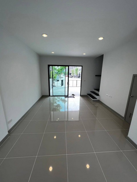 ประกาศฟรี! ซื้อ-ขาย-เช่า คอนโด บ้าน ทาวน์โฮม ที่ดิน และพื้นที่เชิงพาณิชย์ทั่วประเทศไทย ทุกทำเล ทุกงบประมาณ ไม่มีค่าใช้จ่าย ลงง่าย ขายไว เข้าถึงผู้ซื้อโดยตรง 5 517600pic4.jpg