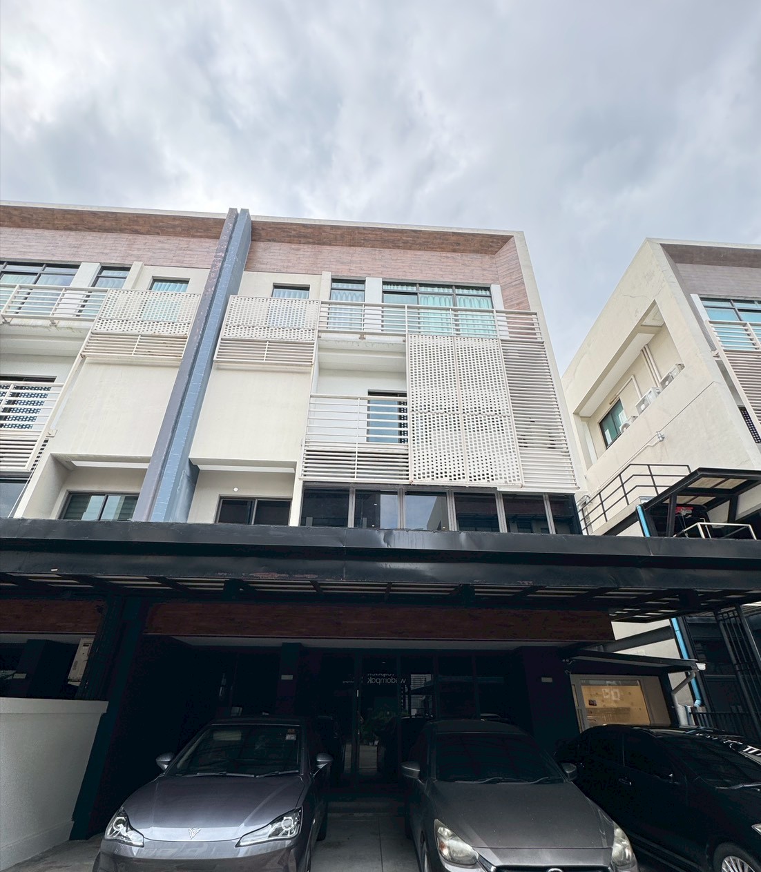 ประกาศฟรี! ซื้อ-ขาย-เช่า คอนโด บ้าน ทาวน์โฮม ที่ดิน และพื้นที่เชิงพาณิชย์ทั่วประเทศไทย ทุกทำเล ทุกงบประมาณ ไม่มีค่าใช้จ่าย ลงง่าย ขายไว เข้าถึงผู้ซื้อโดยตรง 2 318275pic1.jpg