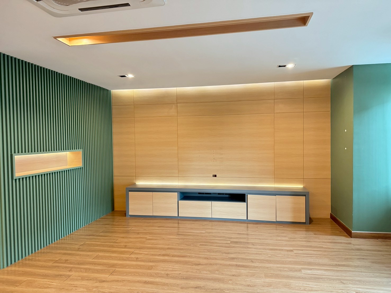 ประกาศฟรี! ซื้อ-ขาย-เช่า คอนโด บ้าน ทาวน์โฮม ที่ดิน และพื้นที่เชิงพาณิชย์ทั่วประเทศไทย ทุกทำเล ทุกงบประมาณ ไม่มีค่าใช้จ่าย ลงง่าย ขายไว เข้าถึงผู้ซื้อโดยตรง 5 318275pic4.jpg