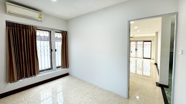 ประกาศฟรี! ซื้อ-ขาย-เช่า คอนโด บ้าน ทาวน์โฮม ที่ดิน และพื้นที่เชิงพาณิชย์ทั่วประเทศไทย ทุกทำเล ทุกงบประมาณ ไม่มีค่าใช้จ่าย ลงง่าย ขายไว เข้าถึงผู้ซื้อโดยตรง 5 520523pic4.jpg