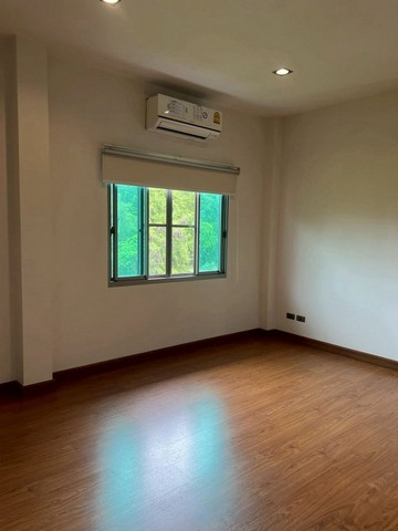 ประกาศฟรี! ซื้อ-ขาย-เช่า คอนโด บ้าน ทาวน์โฮม ที่ดิน และพื้นที่เชิงพาณิชย์ทั่วประเทศไทย ทุกทำเล ทุกงบประมาณ ไม่มีค่าใช้จ่าย ลงง่าย ขายไว เข้าถึงผู้ซื้อโดยตรง 4 260894pic3.jpg