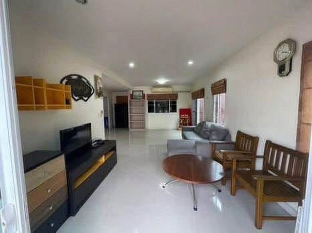 ประกาศฟรี! ซื้อ-ขาย-เช่า คอนโด บ้าน ทาวน์โฮม ที่ดิน และพื้นที่เชิงพาณิชย์ทั่วประเทศไทย ทุกทำเล ทุกงบประมาณ ไม่มีค่าใช้จ่าย ลงง่าย ขายไว เข้าถึงผู้ซื้อโดยตรง 3 520592pic2.jpg