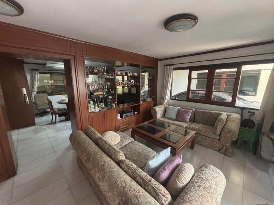 ประกาศฟรี! ซื้อ-ขาย-เช่า คอนโด บ้าน ทาวน์โฮม ที่ดิน และพื้นที่เชิงพาณิชย์ทั่วประเทศไทย ทุกทำเล ทุกงบประมาณ ไม่มีค่าใช้จ่าย ลงง่าย ขายไว เข้าถึงผู้ซื้อโดยตรง 4 520374pic3.jpg