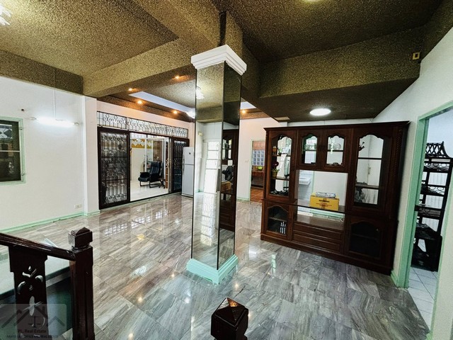 ประกาศฟรี! ซื้อ-ขาย-เช่า คอนโด บ้าน ทาวน์โฮม ที่ดิน และพื้นที่เชิงพาณิชย์ทั่วประเทศไทย ทุกทำเล ทุกงบประมาณ ไม่มีค่าใช้จ่าย ลงง่าย ขายไว เข้าถึงผู้ซื้อโดยตรง 5 520682pic4.jpg