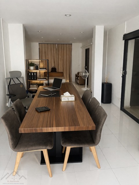 ประกาศฟรี! ซื้อ-ขาย-เช่า คอนโด บ้าน ทาวน์โฮม ที่ดิน และพื้นที่เชิงพาณิชย์ทั่วประเทศไทย ทุกทำเล ทุกงบประมาณ ไม่มีค่าใช้จ่าย ลงง่าย ขายไว เข้าถึงผู้ซื้อโดยตรง 3 520676pic2.jpg