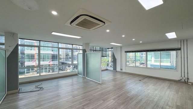 ประกาศฟรี! ซื้อ-ขาย-เช่า คอนโด บ้าน ทาวน์โฮม ที่ดิน และพื้นที่เชิงพาณิชย์ทั่วประเทศไทย ทุกทำเล ทุกงบประมาณ ไม่มีค่าใช้จ่าย ลงง่าย ขายไว เข้าถึงผู้ซื้อโดยตรง 4 518023pic3.jpg