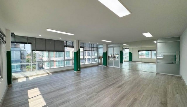 ประกาศฟรี! ซื้อ-ขาย-เช่า คอนโด บ้าน ทาวน์โฮม ที่ดิน และพื้นที่เชิงพาณิชย์ทั่วประเทศไทย ทุกทำเล ทุกงบประมาณ ไม่มีค่าใช้จ่าย ลงง่าย ขายไว เข้าถึงผู้ซื้อโดยตรง 5 518023pic4.jpg