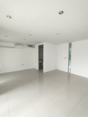 ประกาศฟรี! ซื้อ-ขาย-เช่า คอนโด บ้าน ทาวน์โฮม ที่ดิน และพื้นที่เชิงพาณิชย์ทั่วประเทศไทย ทุกทำเล ทุกงบประมาณ ไม่มีค่าใช้จ่าย ลงง่าย ขายไว เข้าถึงผู้ซื้อโดยตรง 5 518031pic4.jpg