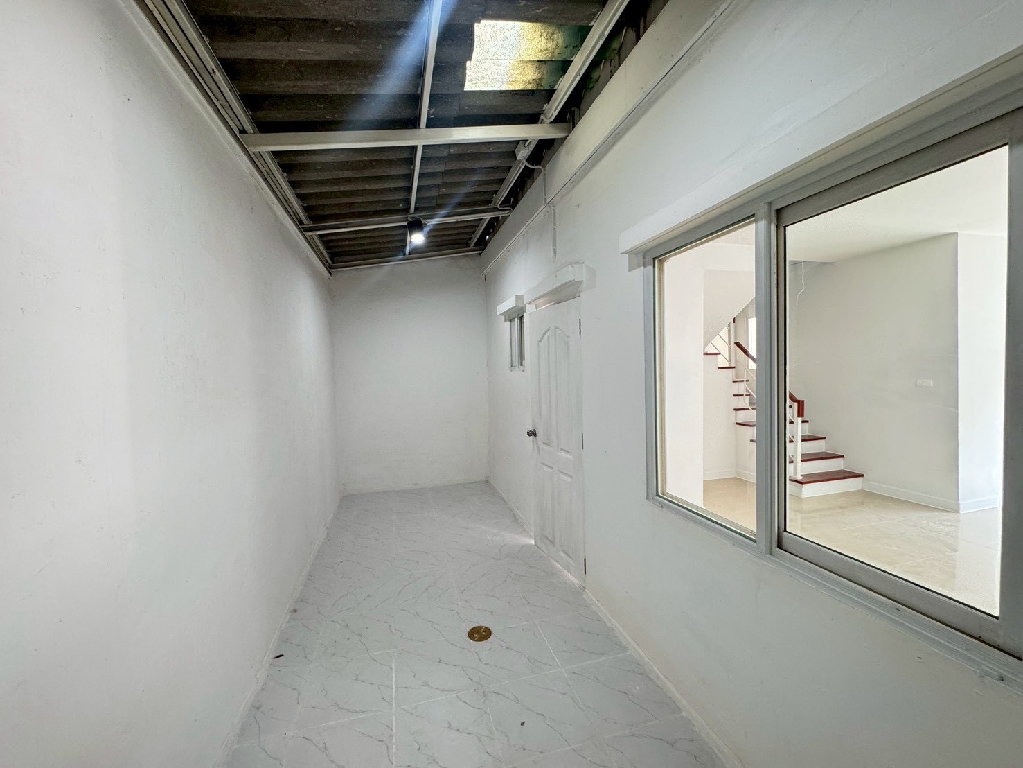 ประกาศฟรี! ซื้อ-ขาย-เช่า คอนโด บ้าน ทาวน์โฮม ที่ดิน และพื้นที่เชิงพาณิชย์ทั่วประเทศไทย ทุกทำเล ทุกงบประมาณ ไม่มีค่าใช้จ่าย ลงง่าย ขายไว เข้าถึงผู้ซื้อโดยตรง 5 318445pic4.jpg