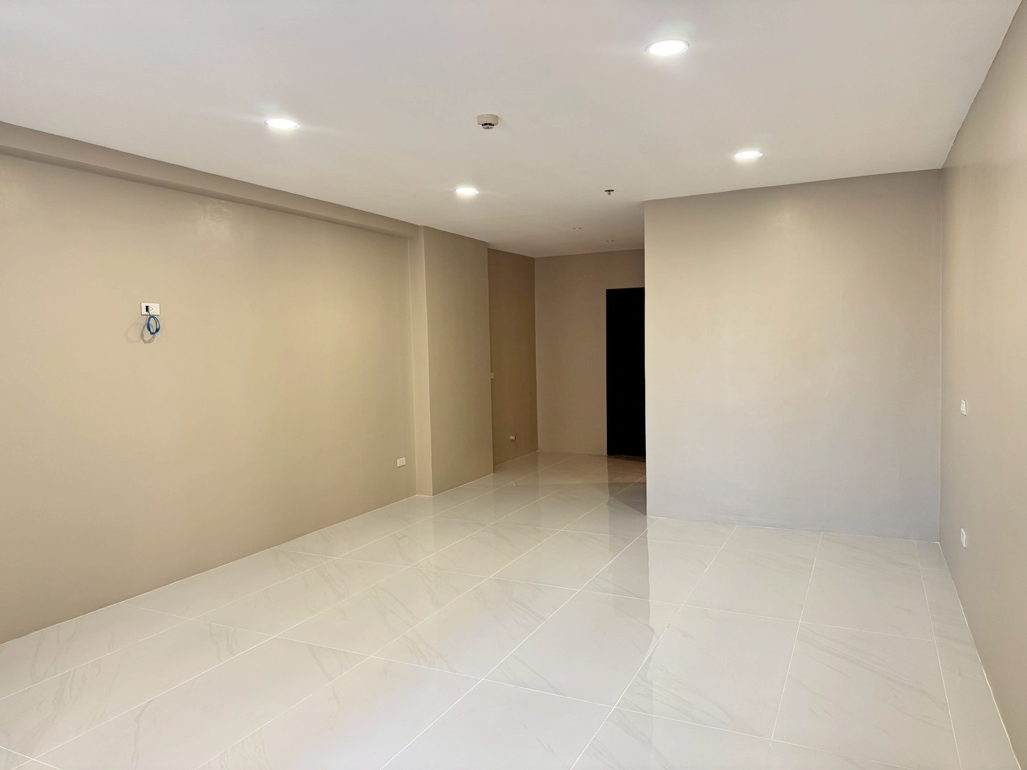 ประกาศฟรี! ซื้อ-ขาย-เช่า คอนโด บ้าน ทาวน์โฮม ที่ดิน และพื้นที่เชิงพาณิชย์ทั่วประเทศไทย ทุกทำเล ทุกงบประมาณ ไม่มีค่าใช้จ่าย ลงง่าย ขายไว เข้าถึงผู้ซื้อโดยตรง 4 318443pic3.jpg