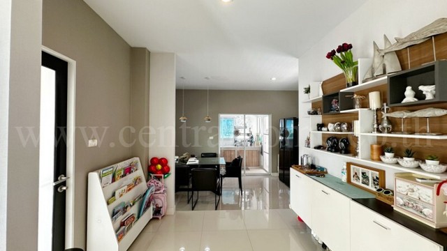 ประกาศฟรี! ซื้อ-ขาย-เช่า คอนโด บ้าน ทาวน์โฮม ที่ดิน และพื้นที่เชิงพาณิชย์ทั่วประเทศไทย ทุกทำเล ทุกงบประมาณ ไม่มีค่าใช้จ่าย ลงง่าย ขายไว เข้าถึงผู้ซื้อโดยตรง 5 261157pic4.jpg