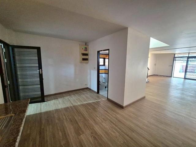 ประกาศฟรี! ซื้อ-ขาย-เช่า คอนโด บ้าน ทาวน์โฮม ที่ดิน และพื้นที่เชิงพาณิชย์ทั่วประเทศไทย ทุกทำเล ทุกงบประมาณ ไม่มีค่าใช้จ่าย ลงง่าย ขายไว เข้าถึงผู้ซื้อโดยตรง 5 294508pic4.jpg