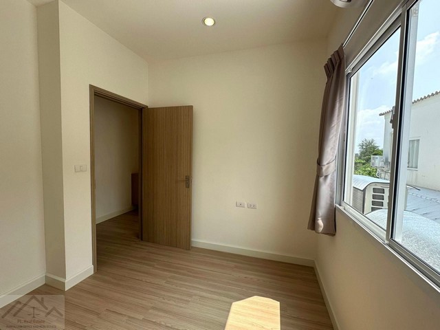 ประกาศฟรี! ซื้อ-ขาย-เช่า คอนโด บ้าน ทาวน์โฮม ที่ดิน และพื้นที่เชิงพาณิชย์ทั่วประเทศไทย ทุกทำเล ทุกงบประมาณ ไม่มีค่าใช้จ่าย ลงง่าย ขายไว เข้าถึงผู้ซื้อโดยตรง 4 520939pic3.jpg