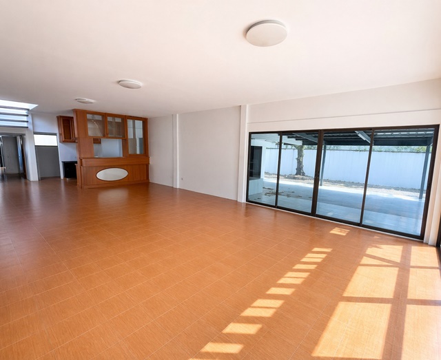 ประกาศฟรี! ซื้อ-ขาย-เช่า คอนโด บ้าน ทาวน์โฮม ที่ดิน และพื้นที่เชิงพาณิชย์ทั่วประเทศไทย ทุกทำเล ทุกงบประมาณ ไม่มีค่าใช้จ่าย ลงง่าย ขายไว เข้าถึงผู้ซื้อโดยตรง 4 261189pic3.jpg