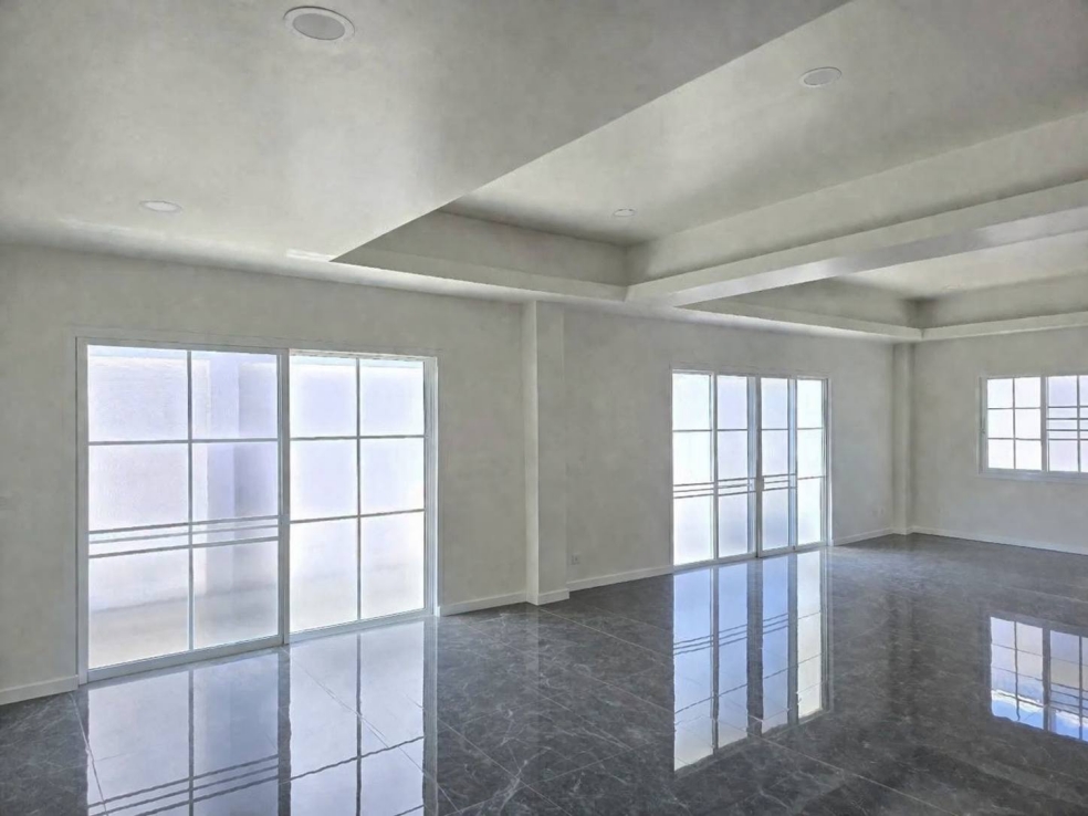 ประกาศฟรี! ซื้อ-ขาย-เช่า คอนโด บ้าน ทาวน์โฮม ที่ดิน และพื้นที่เชิงพาณิชย์ทั่วประเทศไทย ทุกทำเล ทุกงบประมาณ ไม่มีค่าใช้จ่าย ลงง่าย ขายไว เข้าถึงผู้ซื้อโดยตรง 4 294527pic3.jpg