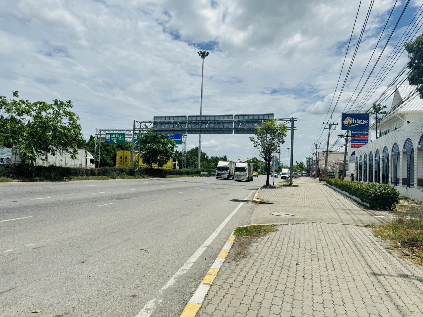 ประกาศฟรี! ซื้อ-ขาย-เช่า คอนโด บ้าน ทาวน์โฮม ที่ดิน และพื้นที่เชิงพาณิชย์ทั่วประเทศไทย ทุกทำเล ทุกงบประมาณ ไม่มีค่าใช้จ่าย ลงง่าย ขายไว เข้าถึงผู้ซื้อโดยตรง 5 318575pic4.jpg