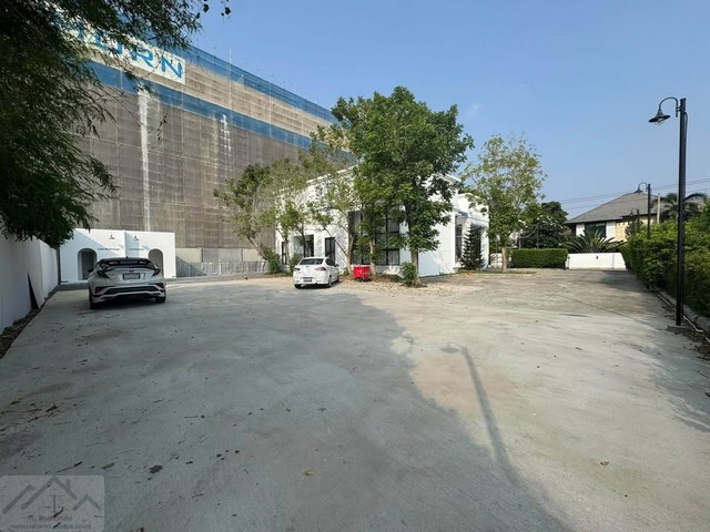 ประกาศฟรี! ซื้อ-ขาย-เช่า คอนโด บ้าน ทาวน์โฮม ที่ดิน และพื้นที่เชิงพาณิชย์ทั่วประเทศไทย ทุกทำเล ทุกงบประมาณ ไม่มีค่าใช้จ่าย ลงง่าย ขายไว เข้าถึงผู้ซื้อโดยตรง 3 521020pic2.jpg