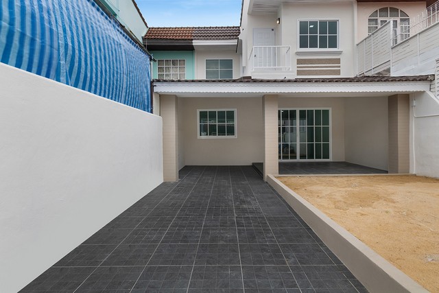 ประกาศฟรี! ซื้อ-ขาย-เช่า คอนโด บ้าน ทาวน์โฮม ที่ดิน และพื้นที่เชิงพาณิชย์ทั่วประเทศไทย ทุกทำเล ทุกงบประมาณ ไม่มีค่าใช้จ่าย ลงง่าย ขายไว เข้าถึงผู้ซื้อโดยตรง 3 318578pic2.jpg